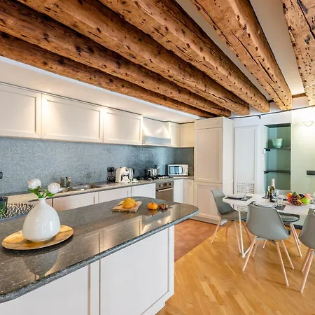 Beautiful Flat In The Historic Center * Genova