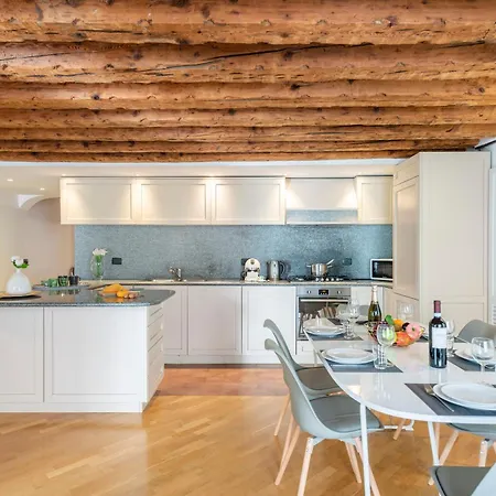 Beautiful Flat In The Historic Center Genova